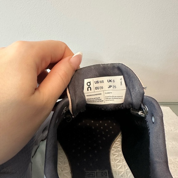 On Cloudvista Waterproof Trail Shoe - Picture 9 of 10